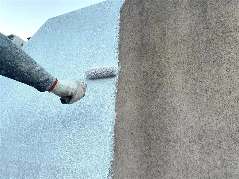 外壁塗装における下塗りの役割について